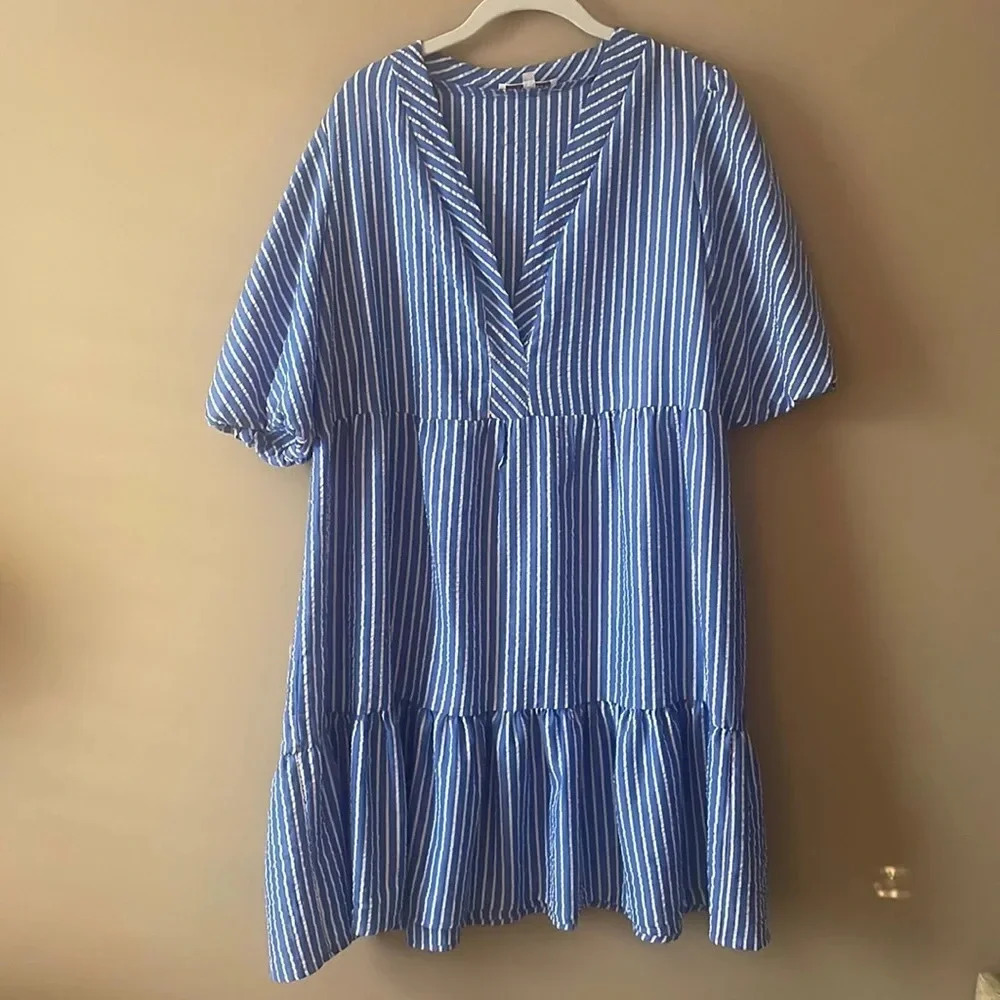 sandra darren beautiful blue & white striped dress - size 16